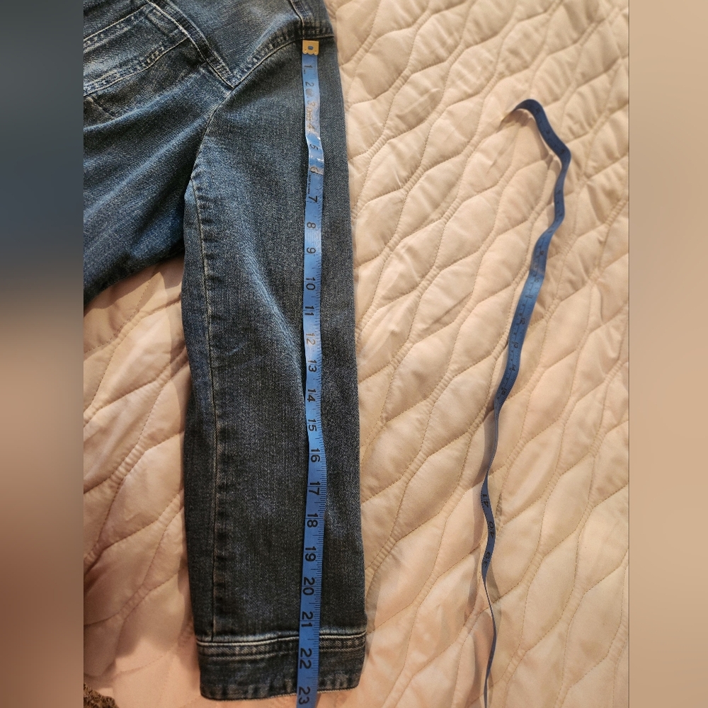 Women's Jean Jacket - Picture 6 of 8
